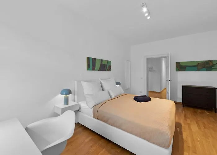 Beautiful 80sqm In Berlin-mitte Apartman *