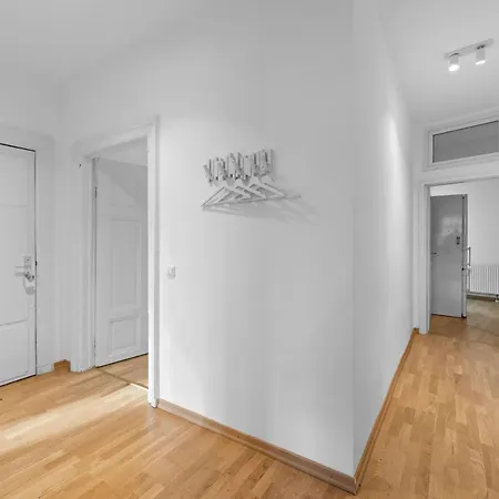 Beautiful 80sqm In Berlin-mitte Lägenhet *