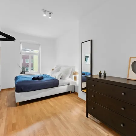 Beautiful 80sqm In Berlin-mitte Apartment *