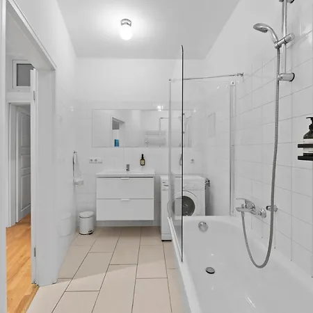 Beautiful 80sqm In Berlin-mitte